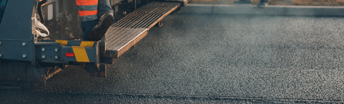 asphalt paving machine